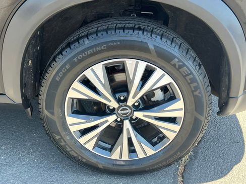 Used 2023 Nissan Rogue SV image 12
