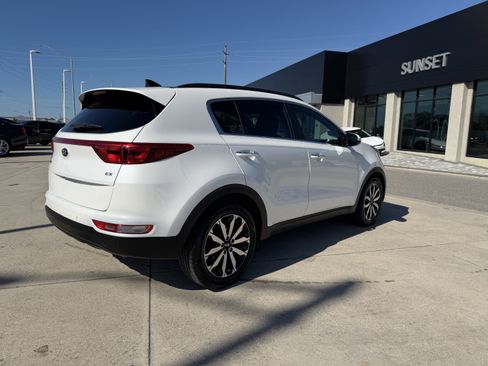 Used 2018 Kia Sportage EX w/ Option Group 040 image 4