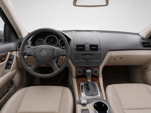Used 2010 Mercedes-Benz C 350 Sport image 26