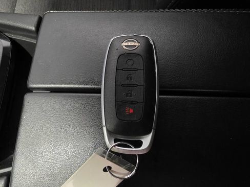 Used 2023 Nissan Rogue SV FWD image 10