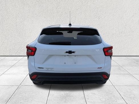 Used 2024 Chevrolet Trax RS w/ Driver Confidence Package FWD image 4