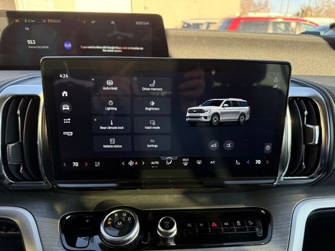 Used 2025 Ford Expedition Max Platinum image 38