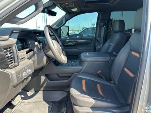 Used 2025 GMC Sierra 2500 AT4 w/ AT4 Premium Plus Package AWD/4WD image 7