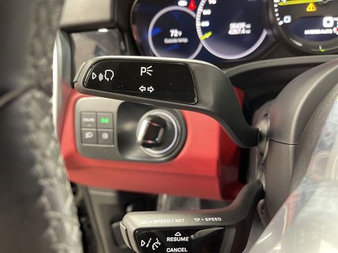 Used 2022 Porsche Cayenne E-Hybrid Coupe image 16