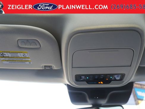 Used 2025 Ford Expedition Max Platinum AWD/4WD image 37