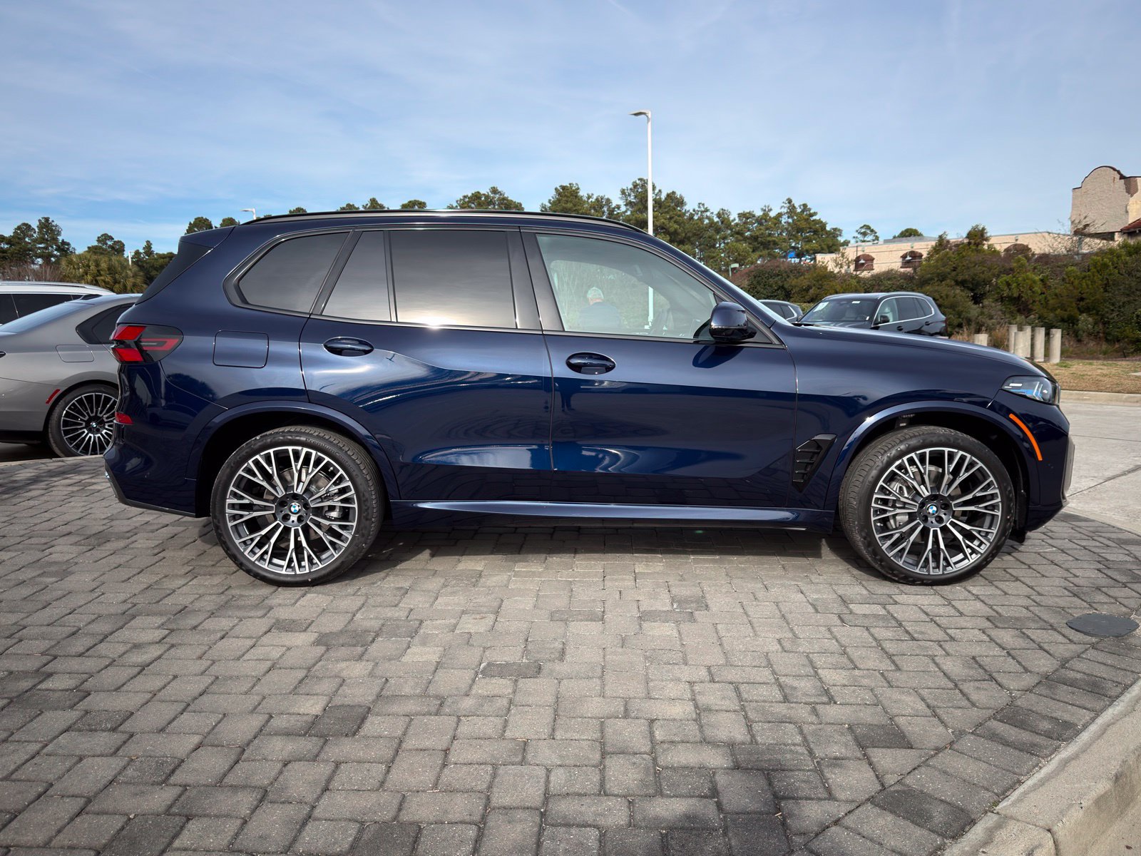 New 2026 BMW X5 xDrive40i w/ Executive Package AWD/4WD image 8