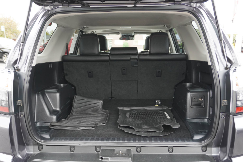 Used 2021 Toyota 4Runner Venture w/ Moonroof Package AWD/4WD image 48