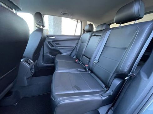 Used 2018 Volkswagen Tiguan SE w/ 18" Alloy Wheels Package AWD/4WD image 25