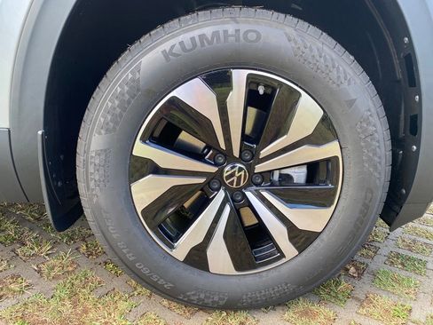 New 2026 Volkswagen Atlas Cross Sport SE image 27