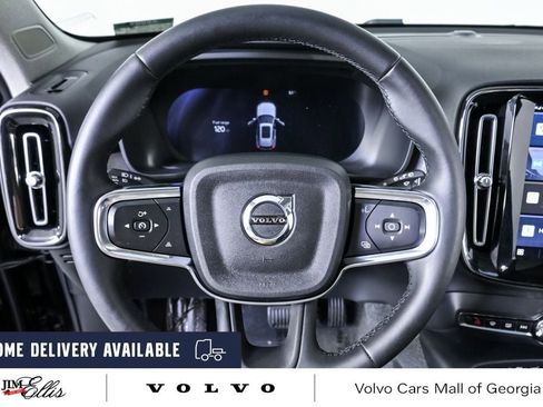 Certified 2023 Volvo XC40 B5 Plus w/ Protection Package Premier image 10
