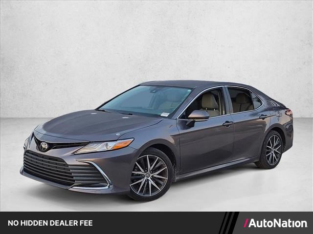 Used 2024 Toyota Camry XLE FWD image 1