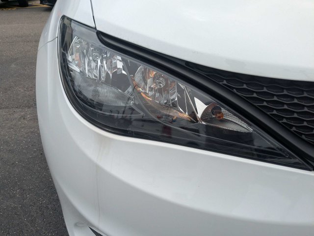 Used 2025 Chrysler Voyager LX FWD image 9