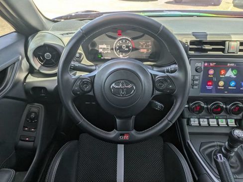 Used 2024 Toyota GR86 Premium RWD image 30