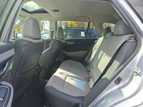 Used 2022 Subaru Outback Limited image 10