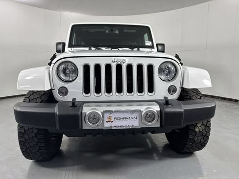 Used 2017 Jeep Wrangler Unlimited Sahara w/ Mopar Chrome Edition Group AWD/4WD image 23