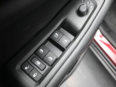 New 2025 Jeep Grand Cherokee L Altitude image 13