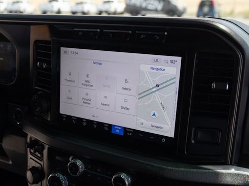 Used 2024 Ford F350 Platinum w/ FX4 Off-Road Package image 29