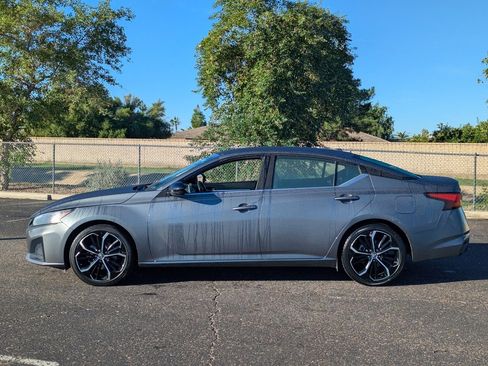 Certified 2023 Nissan Altima 2.5 SR image 3