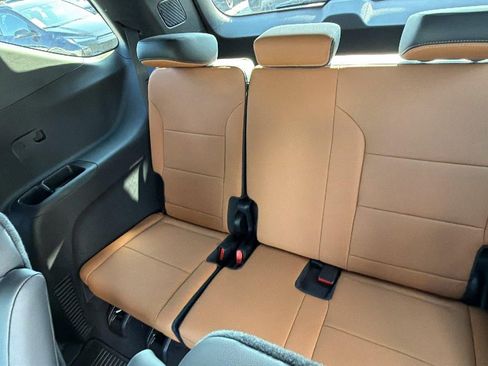 New 2027 Chevrolet Traverse Z71 w/ Driver Confidence Package AWD/4WD image 20