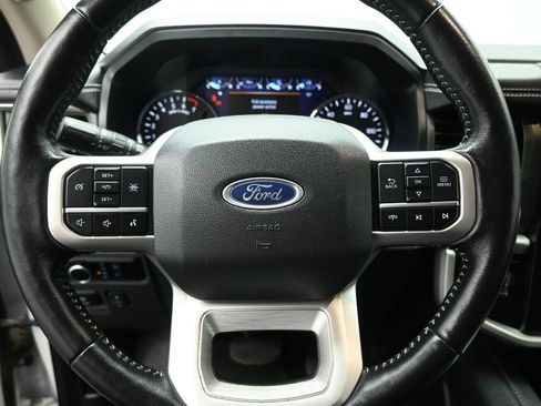 Used 2024 Ford Expedition Max XLT image 13