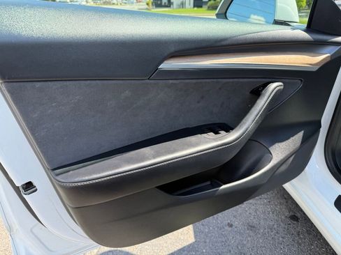 Used 2022 Tesla Model 3 Rear-Wheel Drive image 9