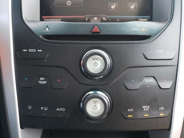 Used 2015 Ford Explorer XLT w/ Equipment Group 202A AWD/4WD image 21