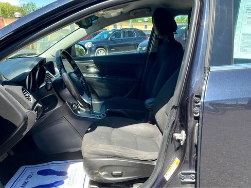 Used 2014 Chevrolet Cruze LT image 8