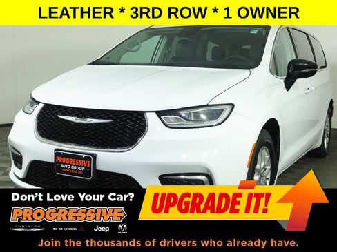 Used 2024 Chrysler Pacifica Touring-L FWD image 1