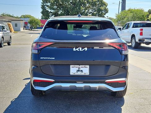 Used 2024 Kia Sportage LX FWD image 6