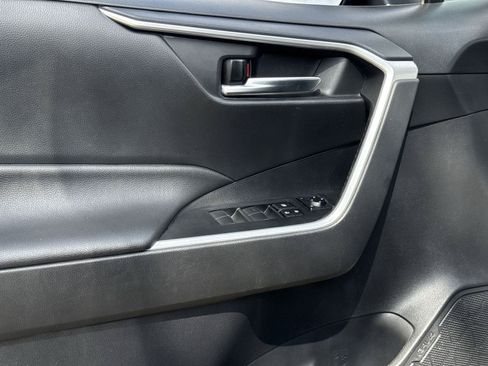 Used 2021 Toyota RAV4 XLE Premium FWD image 25