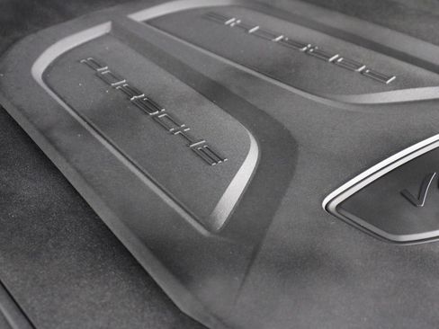 Certified 2025 Porsche Cayenne image 27