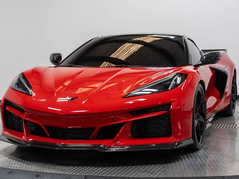 Used 2024 Chevrolet Corvette E-Ray image 3