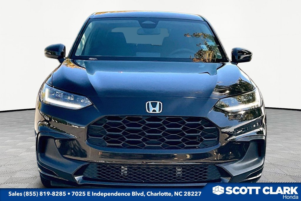 Used 2023 Honda HR-V LX image 2