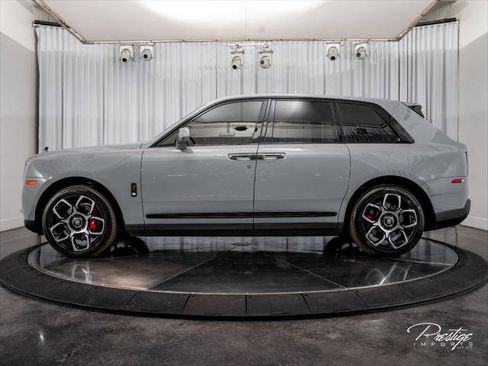 Used 2024 Rolls-Royce Cullinan Black Badge AWD/4WD image 8