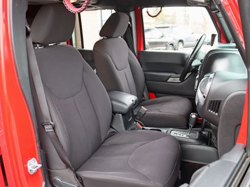 Used 2014 Jeep Wrangler Unlimited Sport w/ Quick Order Package 24S AWD/4WD image 26