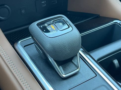 New 2025 Nissan Pathfinder Platinum image 26