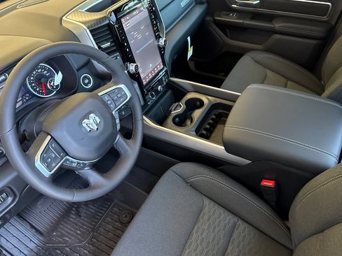 New 2026 RAM 1500 4x4 Crew Cab image 9