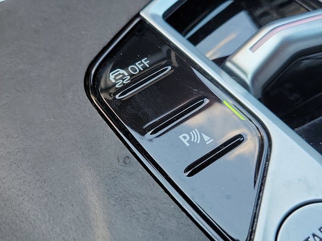 Used 2025 BMW X7 M60i AWD/4WD image 37