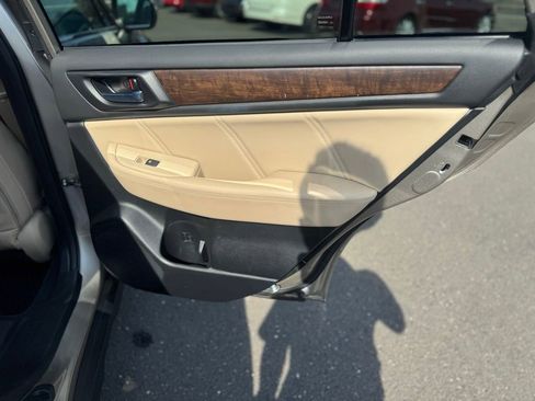 Used 2018 Subaru Outback 3.6R Limited AWD/4WD image 17