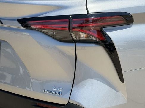 Used 2022 Toyota Sienna LE FWD image 7