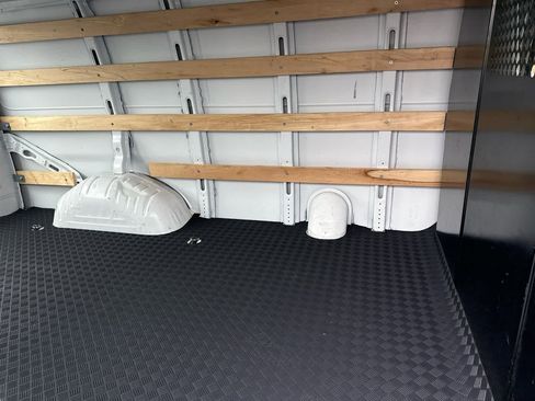 Used 2024 Chevrolet Express 2500 w/ Driver Convenience Package image 20