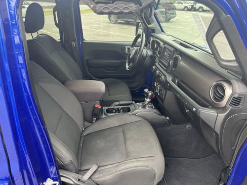Used 2018 Jeep Wrangler Unlimited Sport S AWD/4WD image 17