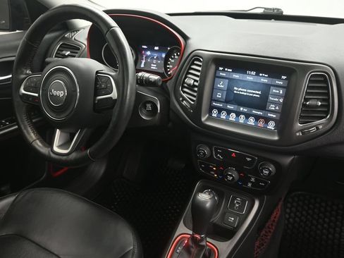 Used 2019 Jeep Compass Trailhawk w/ Leather Interior Group AWD/4WD image 18
