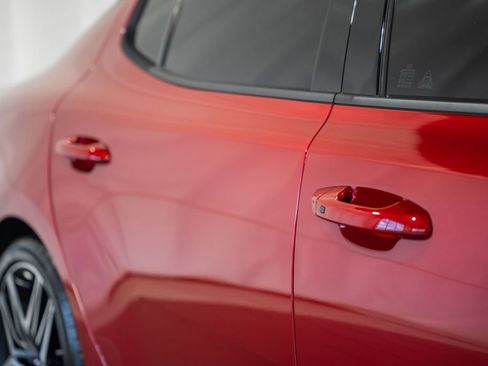 Used 2022 Kia Stinger GT2 AWD/4WD image 14