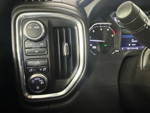 Used 2022 GMC Sierra 3500 SLE w/ Gooseneck/5TH Wheel Package AWD/4WD image 18