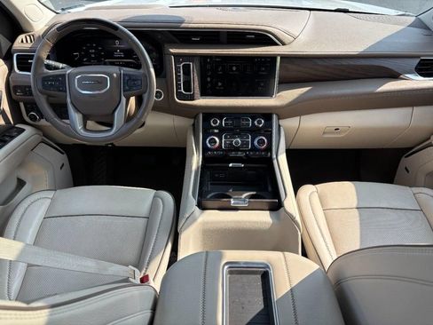 Used 2024 GMC Yukon XL Denali w/ Denali Reserve Package AWD/4WD image 12