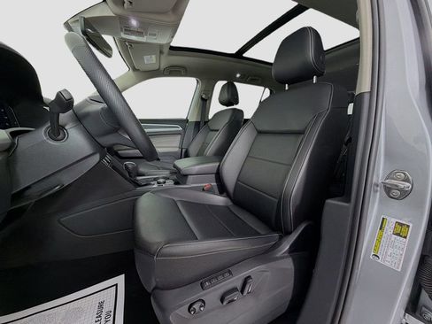 Used 2023 Volkswagen Atlas SEL R-Line image 21