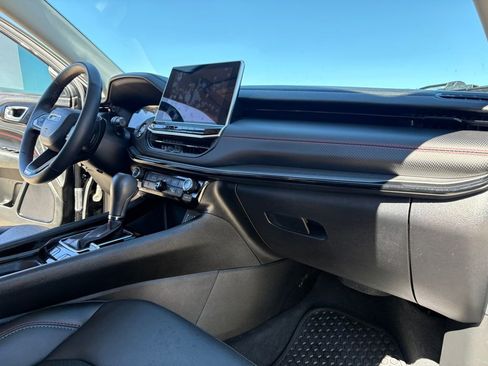 Used 2022 Jeep Compass Trailhawk w/ Trailhawk Convenience Group image 14