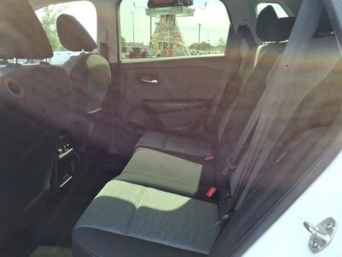 Used 2023 Nissan Rogue SV AWD/4WD image 13