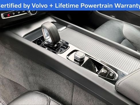 Certified 2025 Volvo XC60 B5 Core image 19